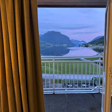Hotell Thon Partnerhotel Jølster 4*
