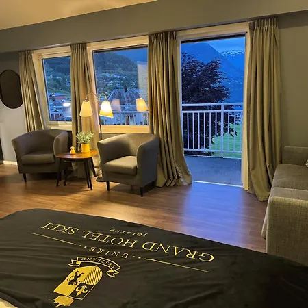 Thon Partnerhotel Jølster 4*