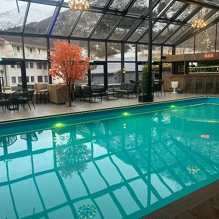 Hotell Thon Partnerhotel Jølster 4*