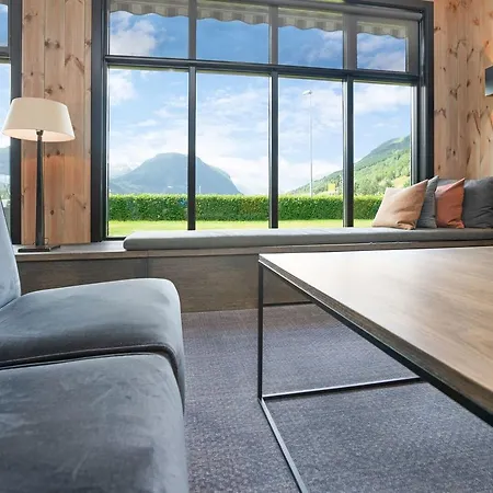 Hotell Thon Partnerhotel Jølster 4*